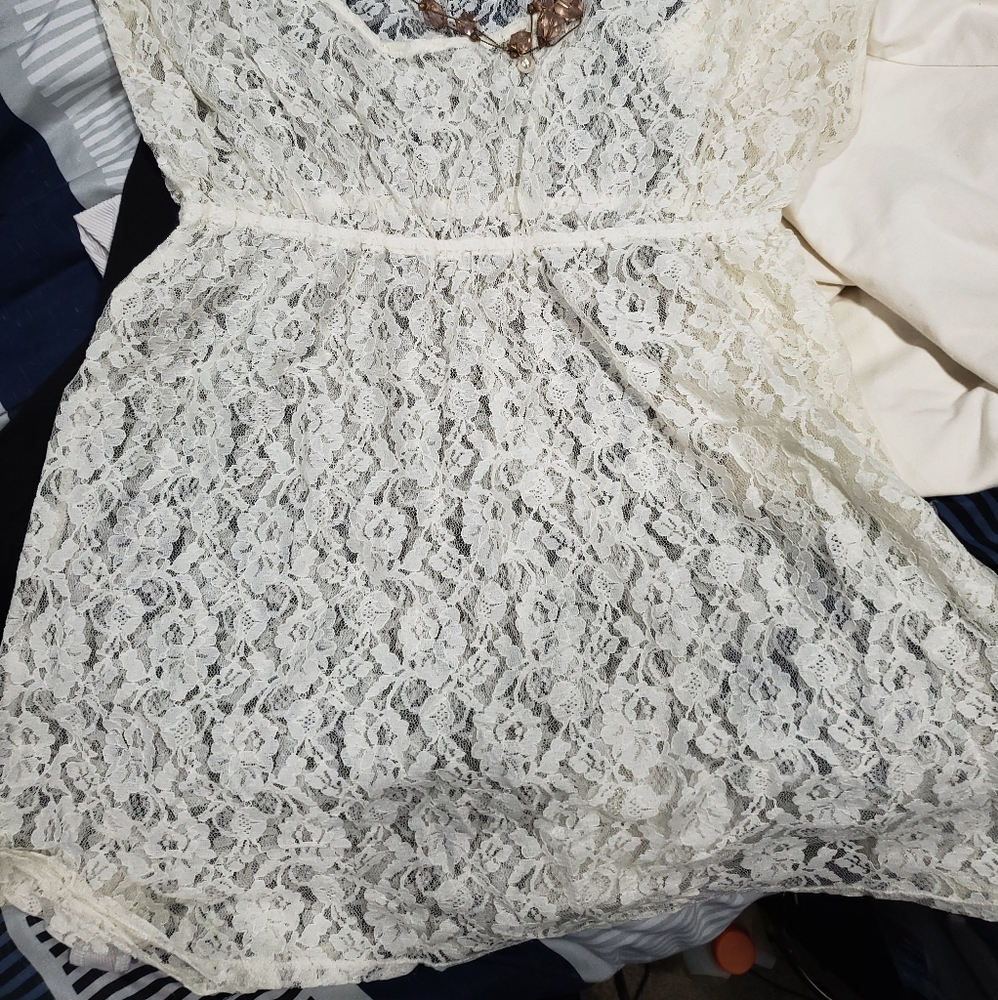 FREE PEOPLE LACE TOP - Picture 2 of 4